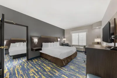 Photo 5 - Best Western Sea World/Lackland AFB NW Hotel & Suites