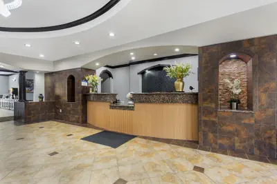Photo 4 - Best Western Sea World/Lackland AFB NW Hotel & Suites