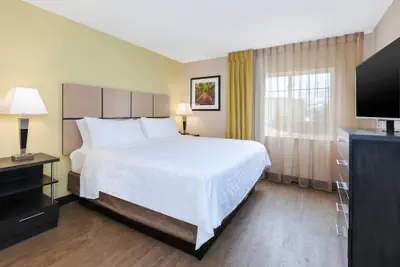 Photo 5 - Candlewood Suites Rocky Mount by IHG