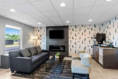 Photo 3 - Best Western Doswell Hotel