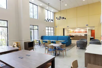 Photo 2 - Hampton Inn & Suites Austin - Lakeway