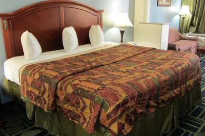Photo 4 - Regency Inn