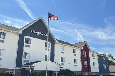 Photo 2 - Candlewood Suites Airport by IHG