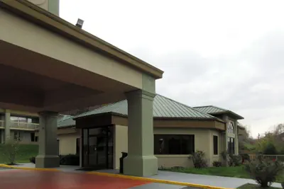 Photo 2 - Quality Inn Harriman