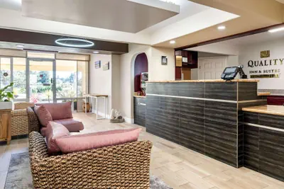 Photo 3 - Quality Inn & Suites Capitola By the Sea