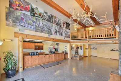 Photo 2 - Murphys Suites
