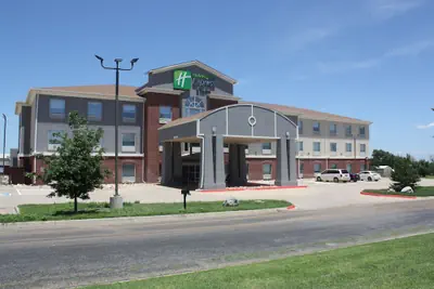Photo 2 - Holiday Inn Express Hotel & Suites Shamrock North by IHG