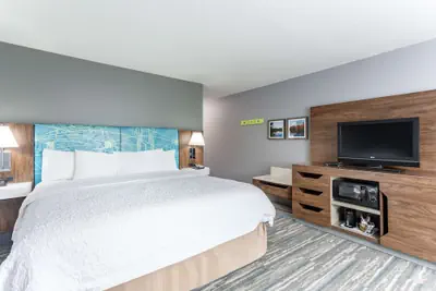 Photo 5 - Hampton Inn Auburn