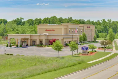 Photo 2 - Hampton Inn Auburn
