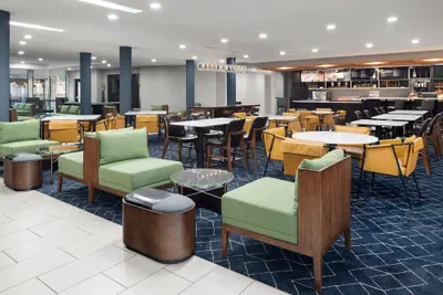 Photo 4 - Courtyard by Marriott Richmond North