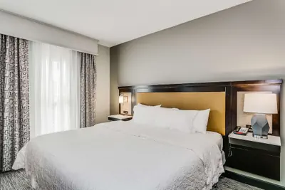 Photo 5 - Hampton Inn & Suites Mobile- Downtown Historic District