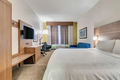 Photo 5 - Holiday Inn Express & Suites, Lake Elsinore by IHG