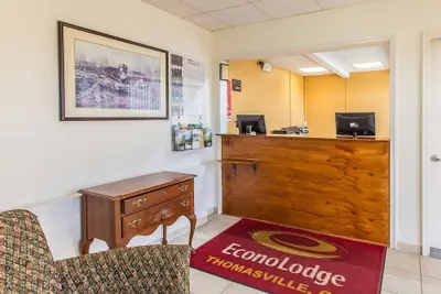 Photo 5 - Econo Lodge Thomasville