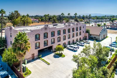 Photo 2 - Comfort Inn Pomona near Fairplex