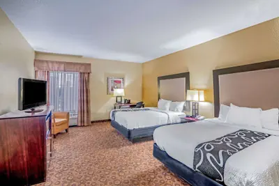 Photo 3 - La Quinta Inn & Suites by Wyndham Vicksburg