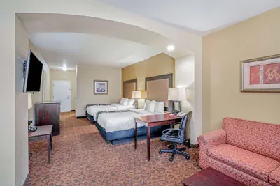 Photo 4 - La Quinta Inn & Suites by Wyndham Vicksburg