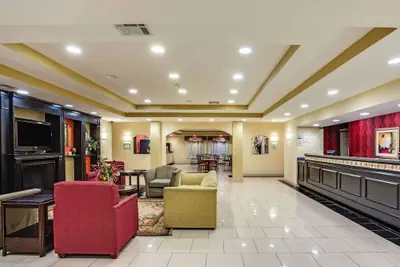 Photo 3 - La Quinta Inn & Suites by Wyndham Canton MS