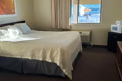Photo 5 - Days Inn by Wyndham Beaver