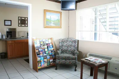 Photo 4 - Claremore Motor Inn