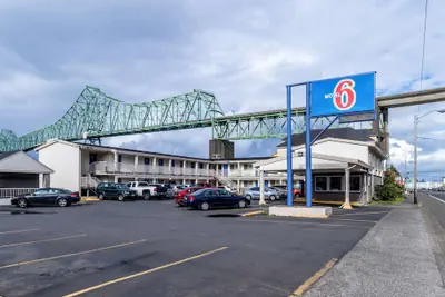 Photo 2 - Motel 6 Astoria, OR