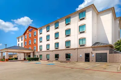 Photo 2 - Comfort Inn Near UNT