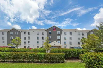 Photo 2 - Studio 6 Extended Stay Fort Myers FL