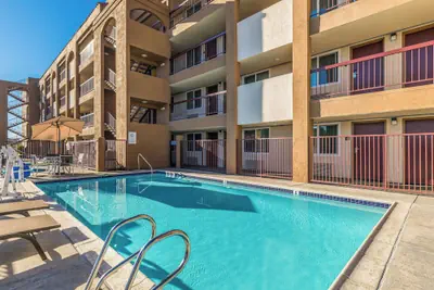 Photo 2 - Days Inn by Wyndham Chula Vista/San Diego