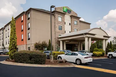 Photo 2 - Holiday Inn Express Hotel & Suites Fairburn by IHG