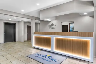 Photo 2 - Microtel Inn & Suites by Wyndham Prairie du Chien