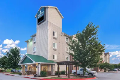 Photo 2 - HomeTowne Studios & Suites by Red Roof Bentonville
