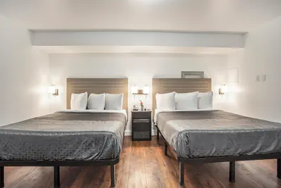 Photo 5 - The Greens Hotel - Del Paso Blvd