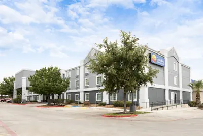 Photo 2 - Comfort Inn and Suites Near Medical Center