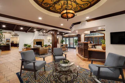 Photo 2 - Ayres Hotel Redlands – Loma Linda