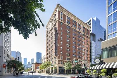 Photo 2 - Hotel Felix River North/Magnificent Mile