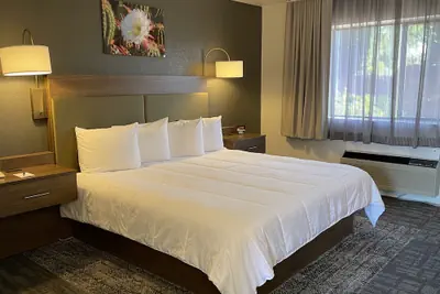 Photo 5 - Voyager Resort Inn