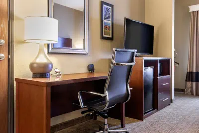 Photo 5 - Comfort Suites Jonesboro University Area