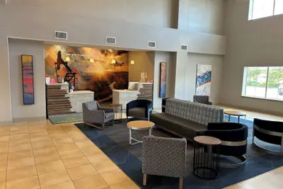 Photo 3 - La Quinta Inn & Suites by Wyndham Longview North