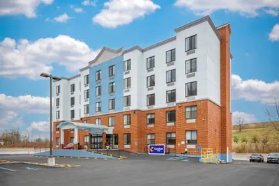 Photo 2 - Comfort Inn