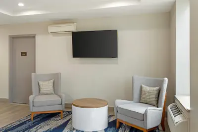 Photo 4 - Comfort Inn
