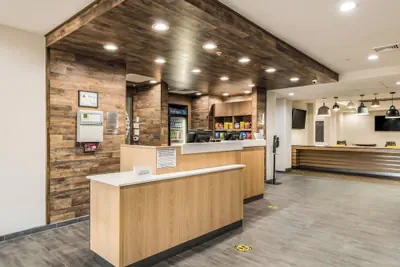 Photo 5 - Fairfield Inn & Suites by Marriott Greensboro Coliseum Area