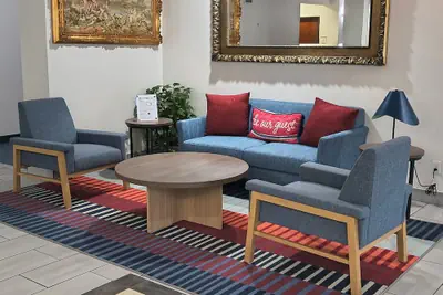 Photo 5 - Grander Inn & Suites by IHG