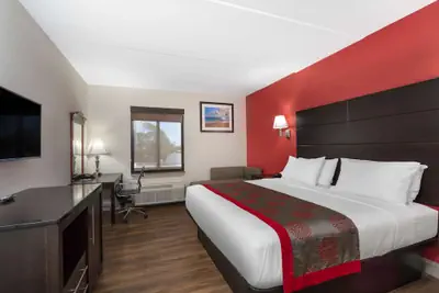 Photo 4 - Ramada by Wyndham Panama City