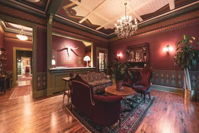 Photo 3 - St. Elmo Hotel