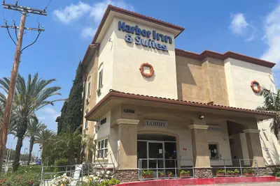 Photo 2 - Harbor Inn & Suites