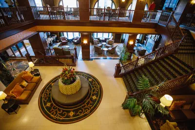 Photo 3 - Hotel Julien Dubuque