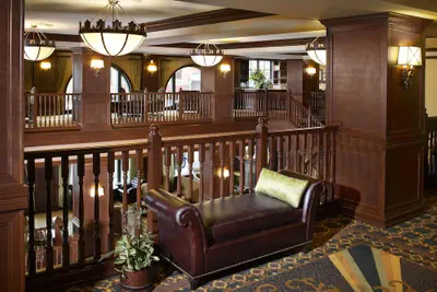 Photo 5 - Hotel Julien Dubuque