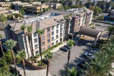 Photo 2 - Country Inn & Suites by Radisson, Ontario at Ontario Mills, CA
