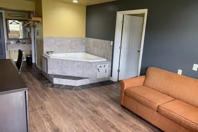 Photo 4 - Woodridge Inn and Suites
