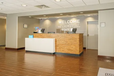Photo 2 - Hampton Inn Garden City