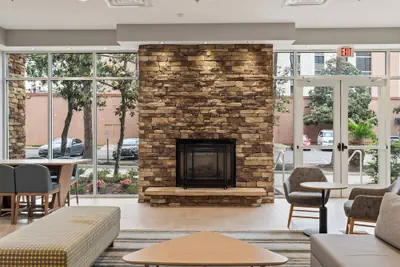 Photo 5 - Holiday Inn Baton Rouge College Drive I-10 by IHG